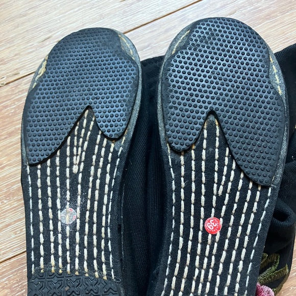 Embroidered Boots - Picture 5 of 12